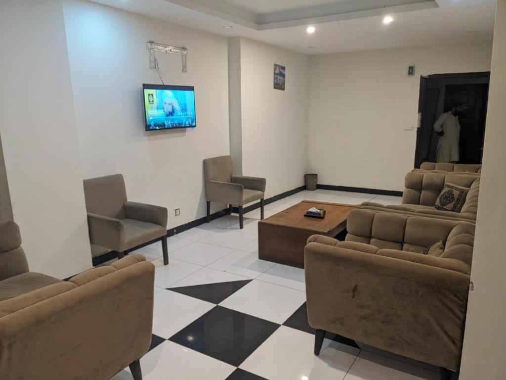 Lavish Hotel راوالبيندي المظهر الخارجي الصورة